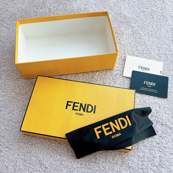 BRAND NEW FENDI BOX, GLASSES WIPE, CARD - Picture 5 of 5